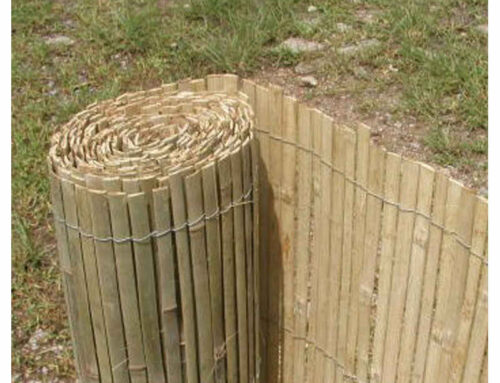 Decorative split bamboo fence foldable in natural color